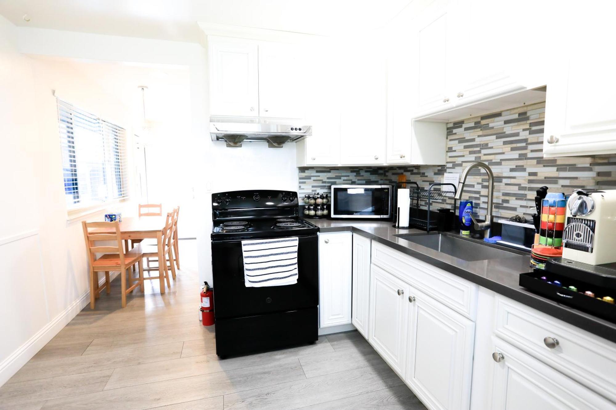 2Br Apt With Brand New Super Quite Ac, Washer, Dryer, Free Ev Station, Free Parking In Cupertino サニーベール エクステリア 写真
