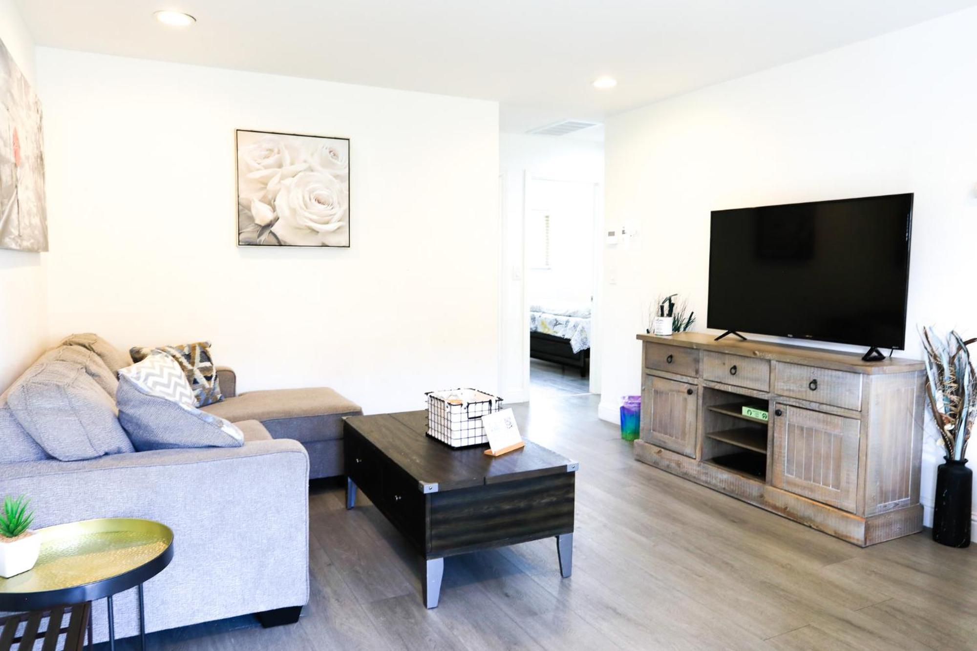 2Br Apt With Brand New Super Quite Ac, Washer, Dryer, Free Ev Station, Free Parking In Cupertino サニーベール エクステリア 写真