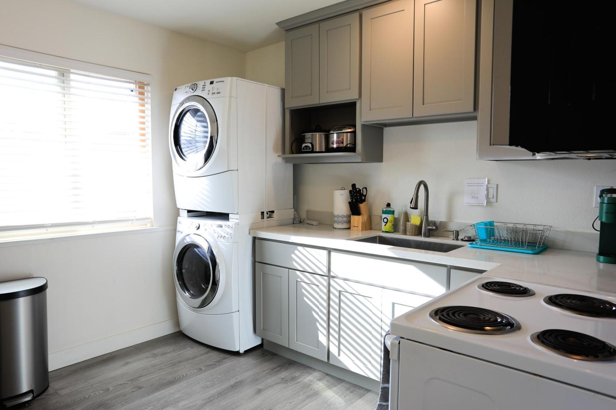 2Br Apt With Brand New Super Quite Ac, Washer, Dryer, Free Ev Station, Free Parking In Cupertino サニーベール エクステリア 写真